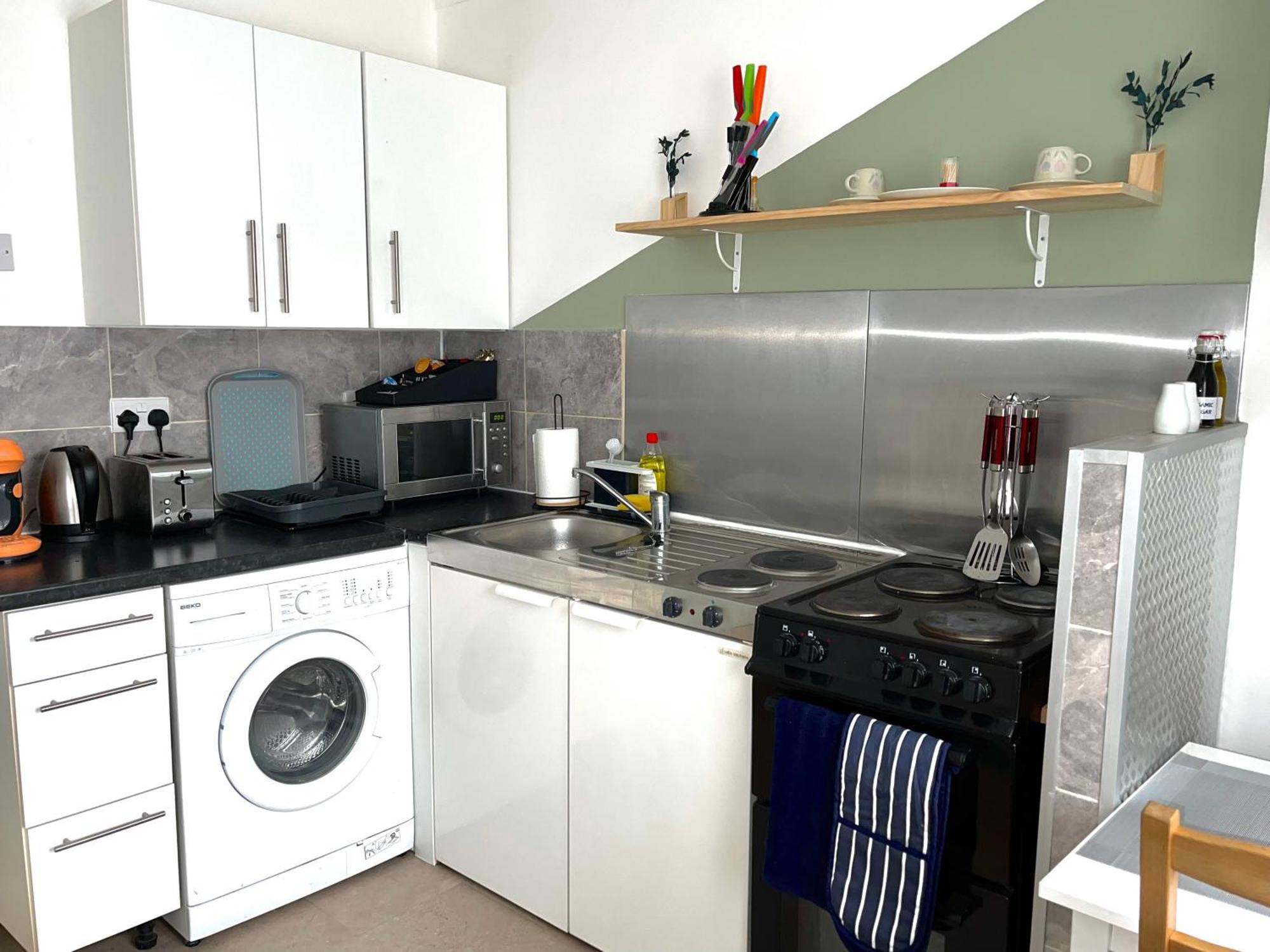 Crescent Apartment - Modern 1 Bedroom First Floor Goodmayes Extérieur photo